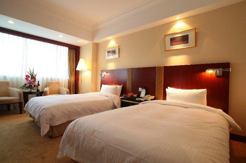Best Western New Century Hotel Shanghai Room photo