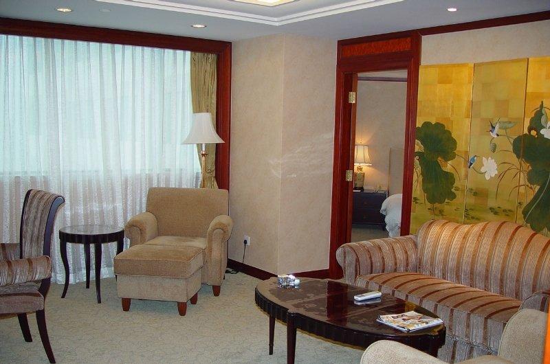 Best Western New Century Hotel Shanghai Room photo