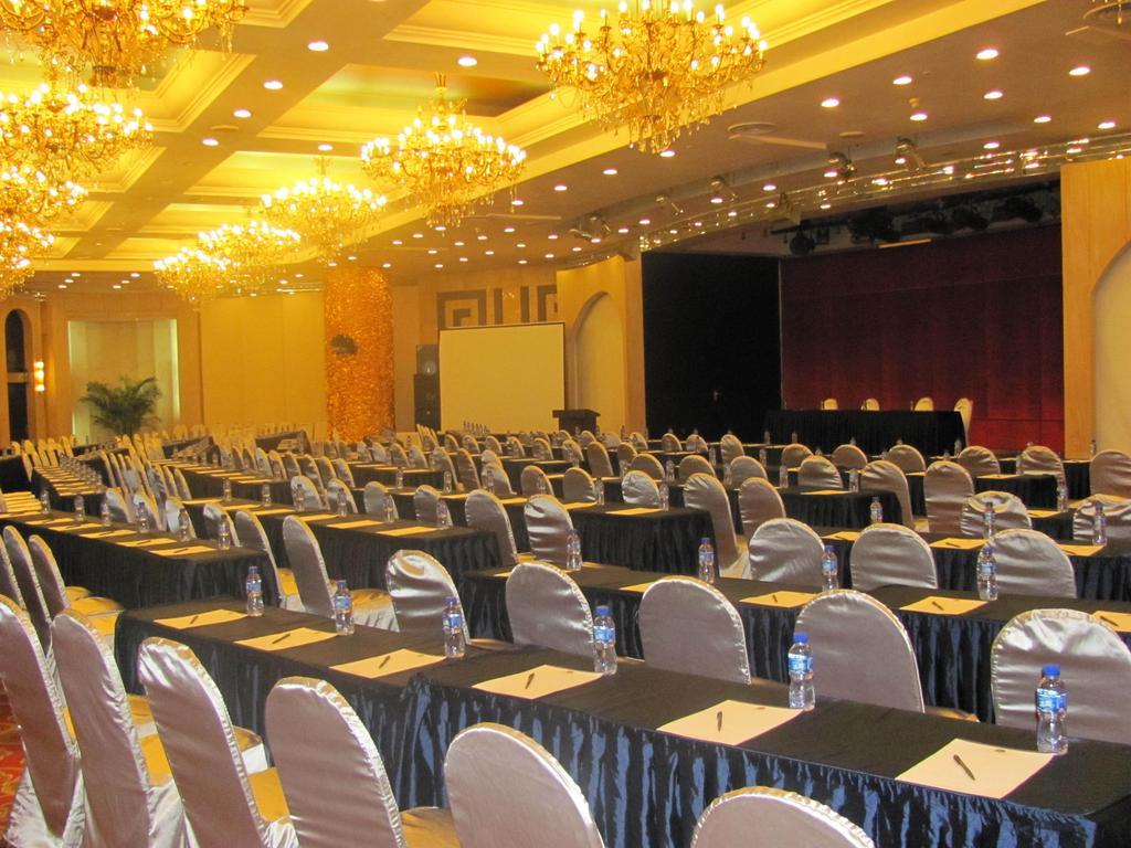 Best Western New Century Hotel Shanghai Exterior photo