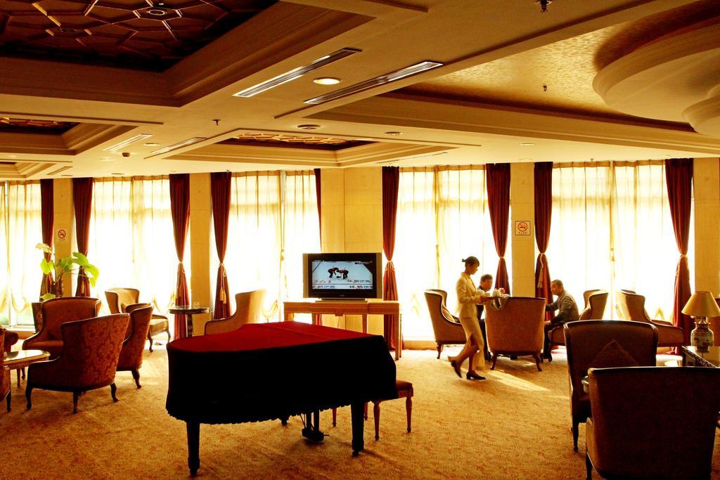 Best Western New Century Hotel Shanghai Exterior photo