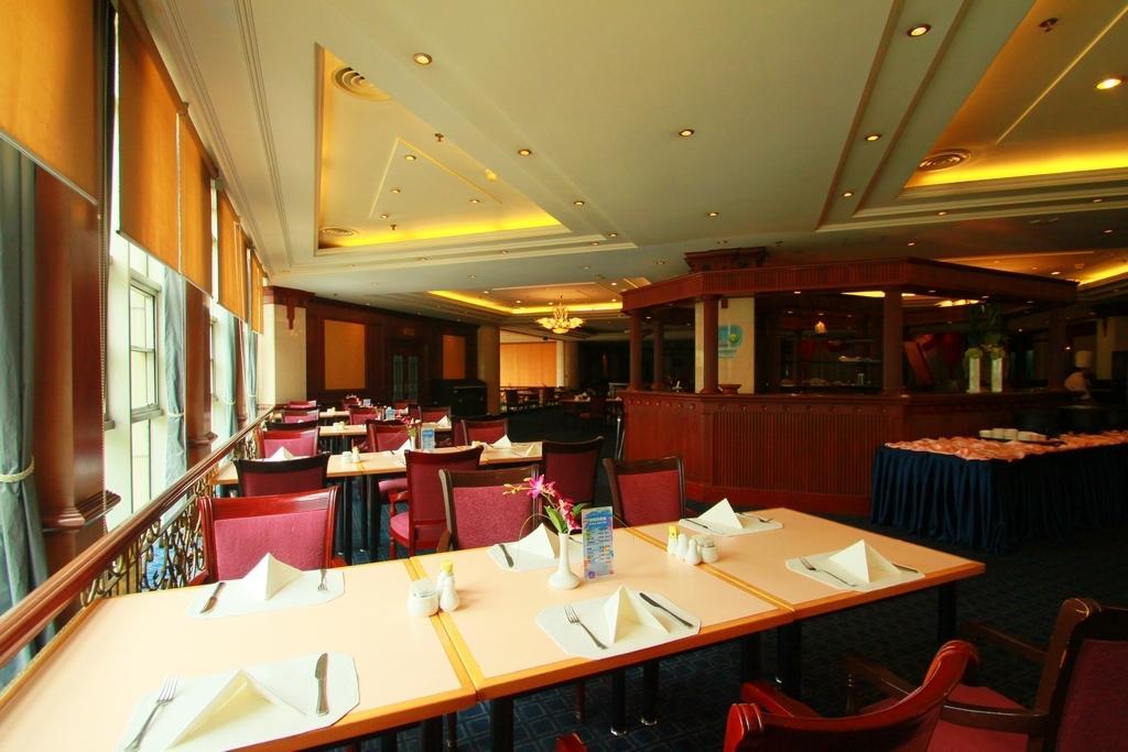 Best Western New Century Hotel Shanghai Exterior photo